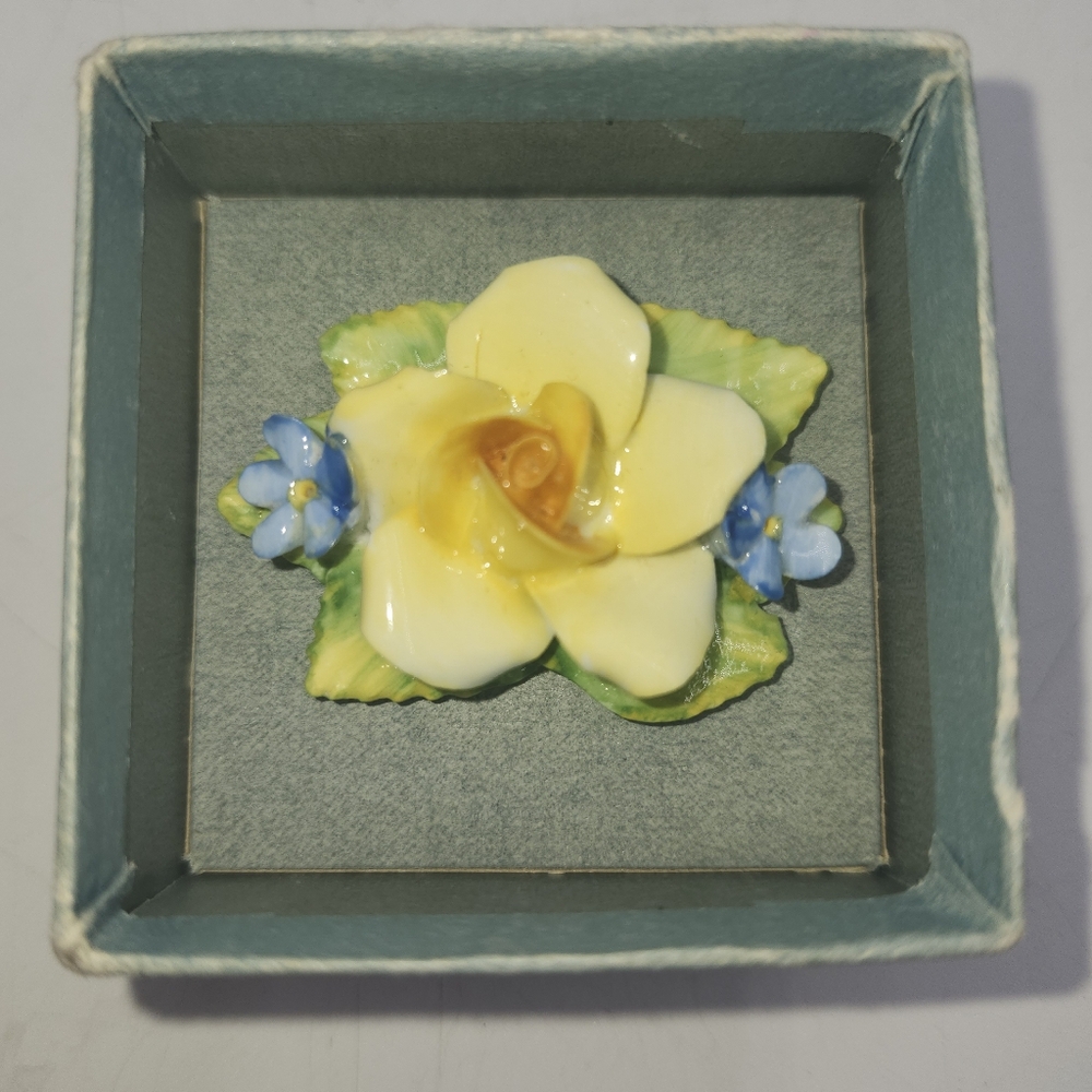 Vintage Spring Artone Bone China Pastel Flower Brooch Made In England pin
